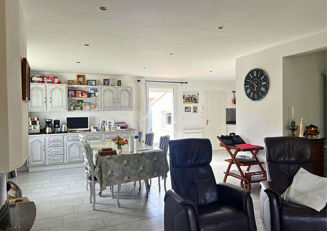 Maison 98 m² à Beauvoir-Sur-Mer  - photo 3