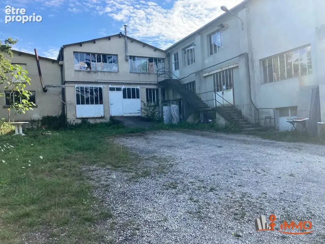 Ancienne usine à réhabiliter implantée sur 9482m2 de terrain - photo 17