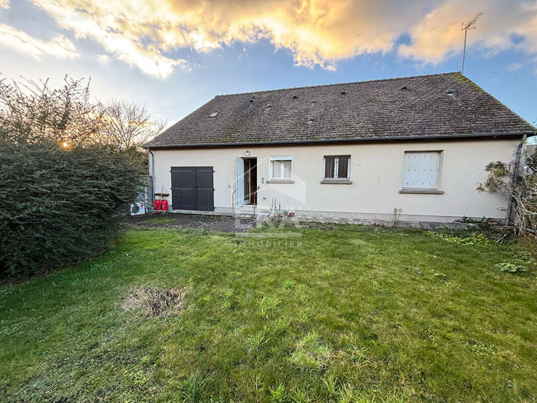 Maison à PARCAY-MESLAY