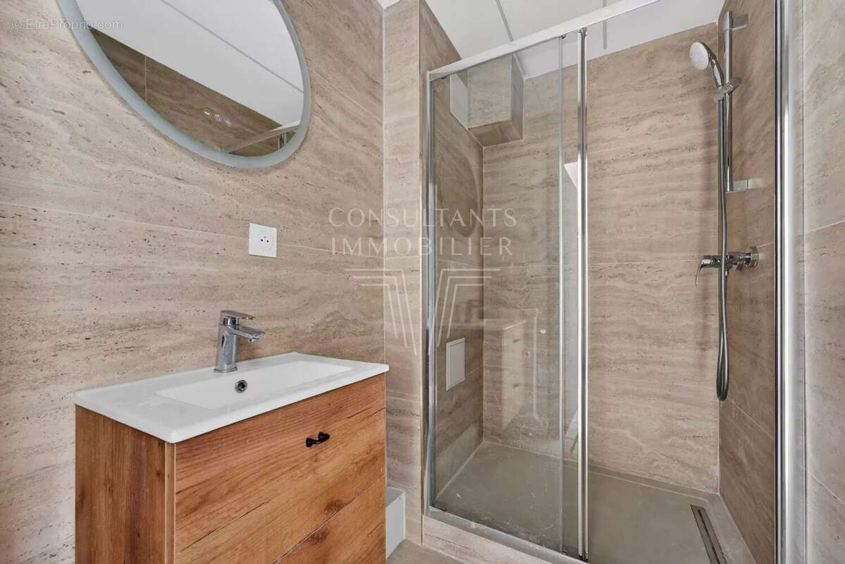 Appartement à LEVALLOIS-PERRET