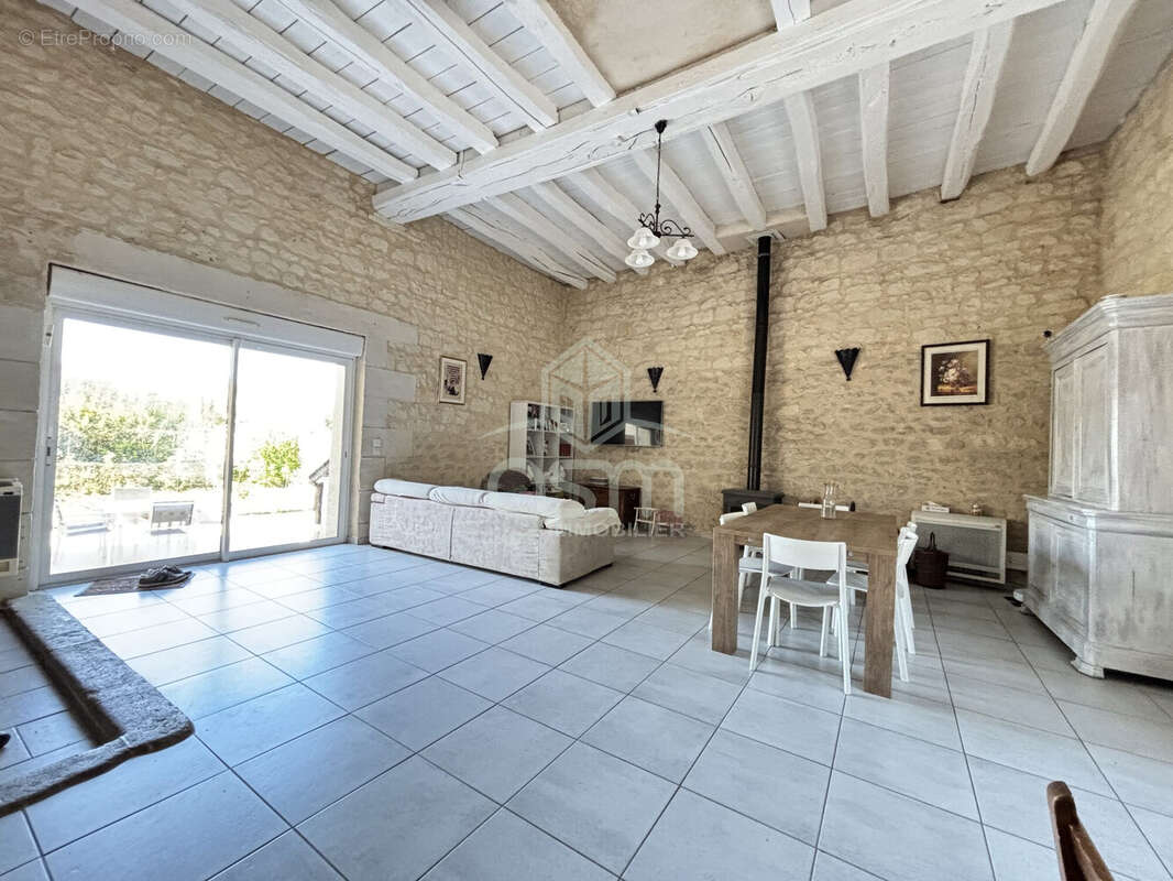 Maison à SAINTE-MAURE-DE-TOURAINE