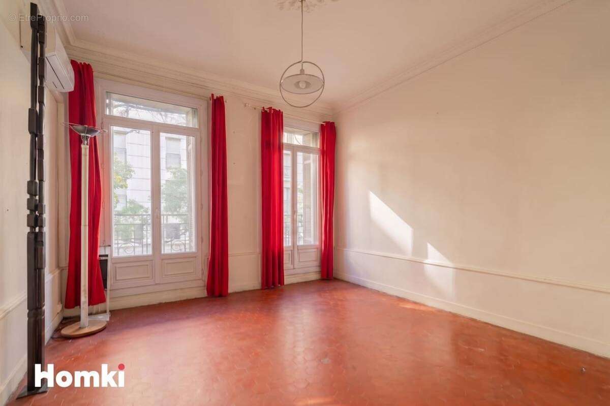 Appartement à MARSEILLE-6E