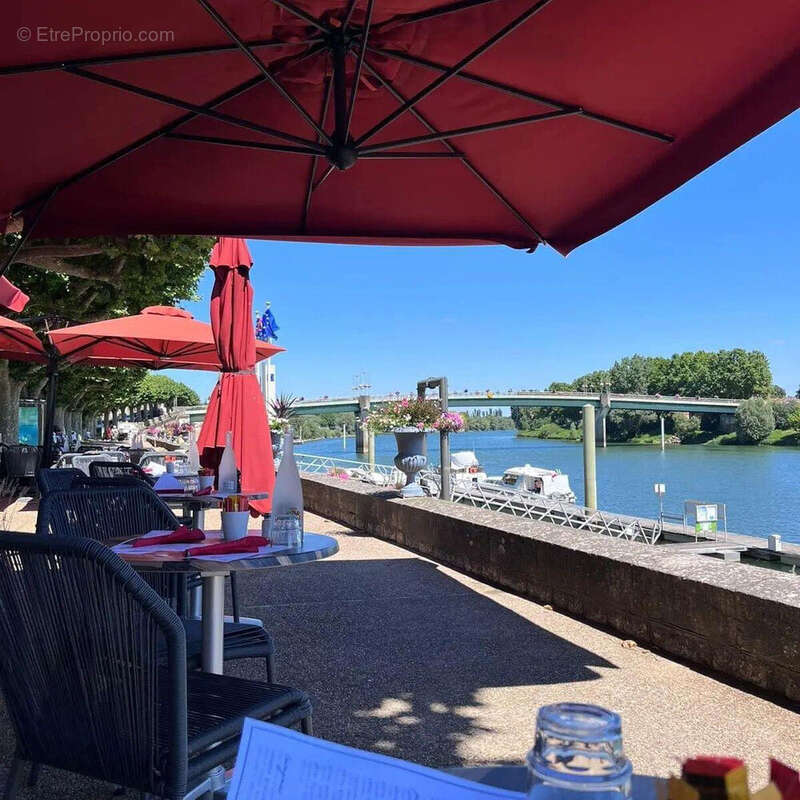 Photo 3 - Commerce à TOURNUS
