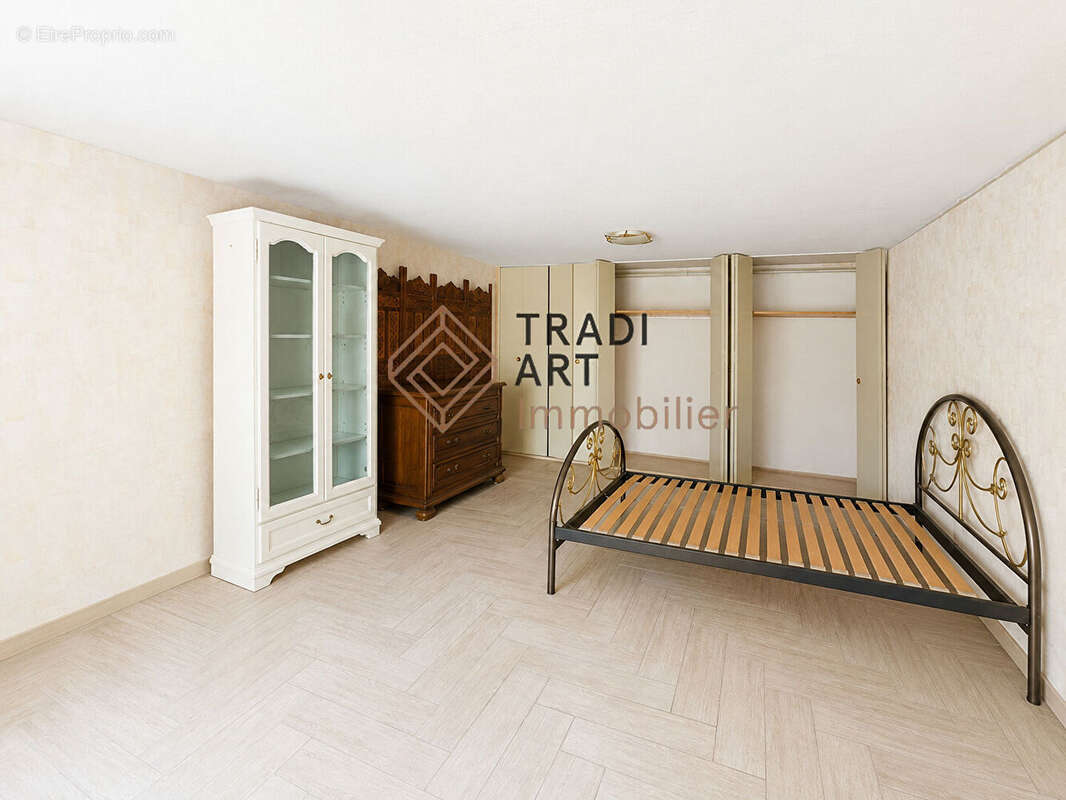 Pavillon a vendre sainte-genevieve-des-bois avec dépendance - photo 9