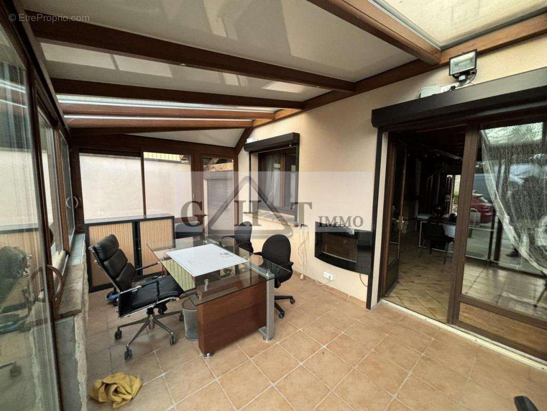 Commerce à VIRY-CHATILLON