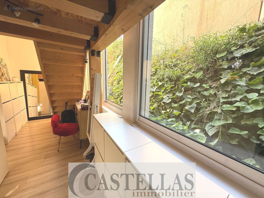 Appartement à ROQUEFORT-LA-BEDOULE