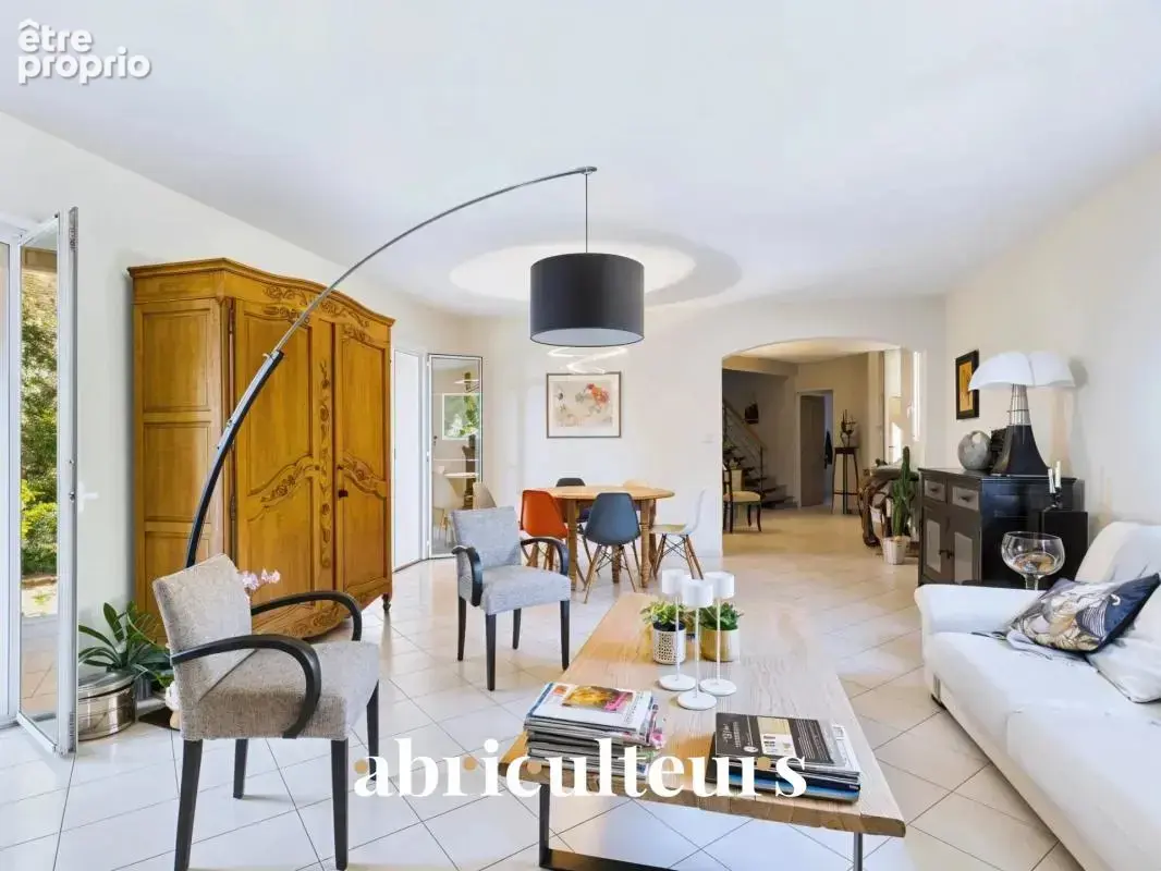 Villa rénovée de 155 m²  en vente au pied du Luberon à Cheval-Blanc (84460) - photo 7