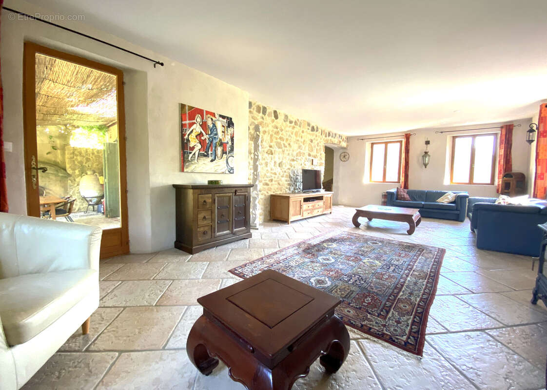 Maison à VAISON-LA-ROMAINE