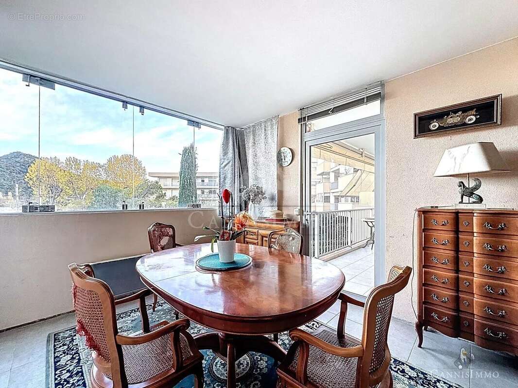 Appartement à MANDELIEU-LA-NAPOULE