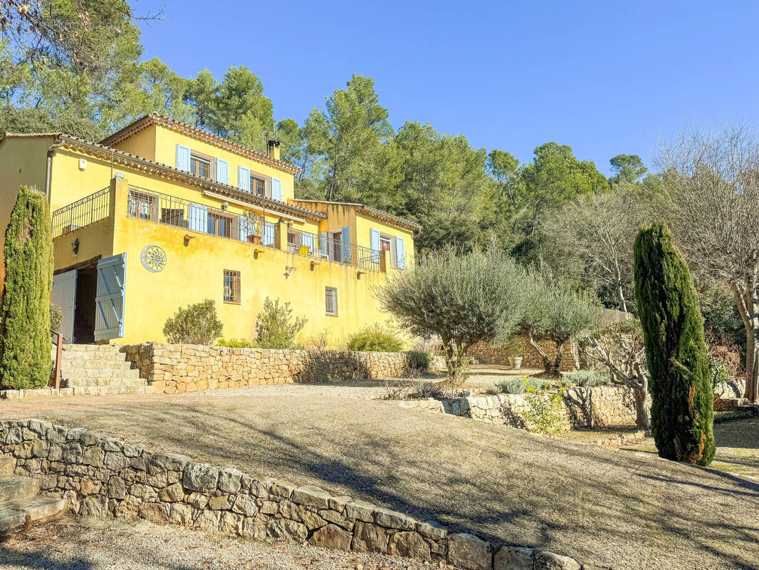Maison à ENTRECASTEAUX