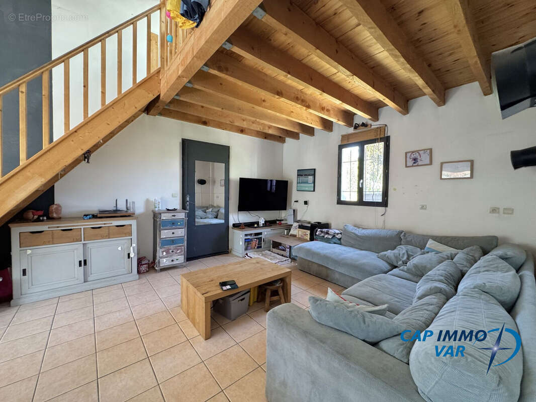 Maison à LE CASTELLET