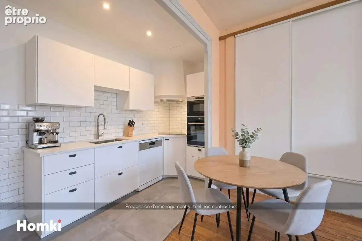 Appartement T4 de 105 m² à Belley 01300, Place des Terreaux - photo 1