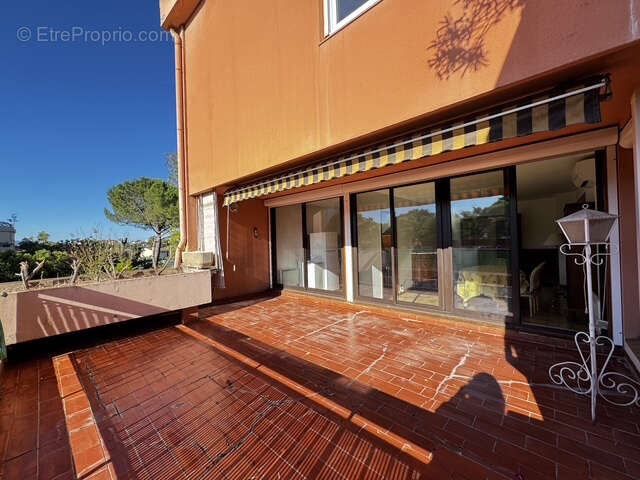 A vendre type 4  94m2 ascenseur terrasse et garage - photo 3