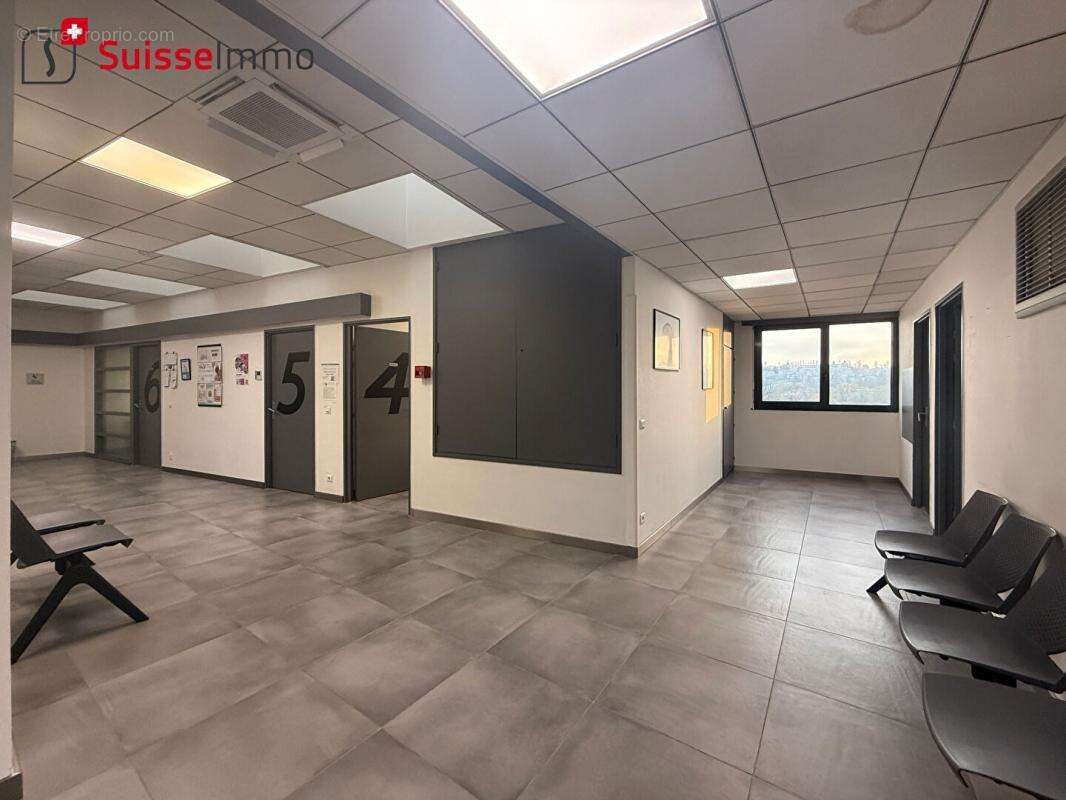Rentabilité 12,6 % - Locaux d'activité à Montbeliard 220 m2 - photo 4
