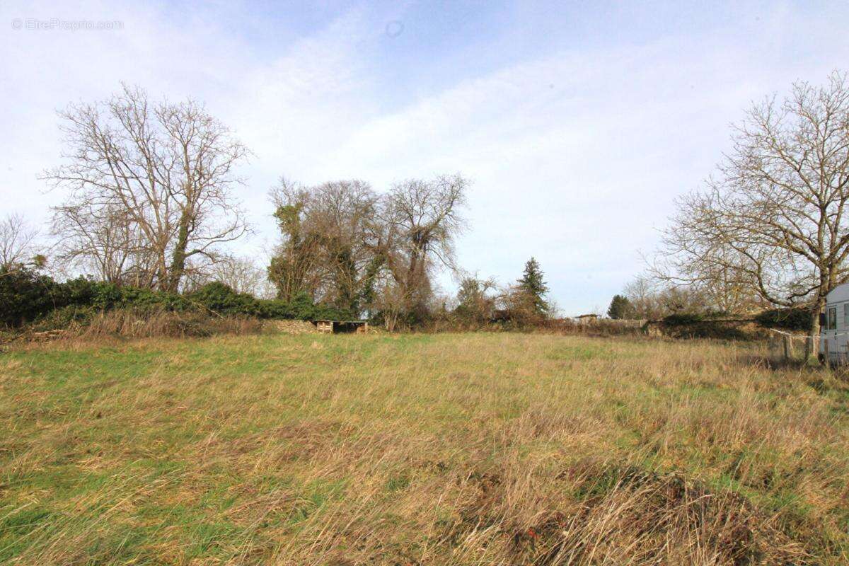 Terrain à DEVECEY
