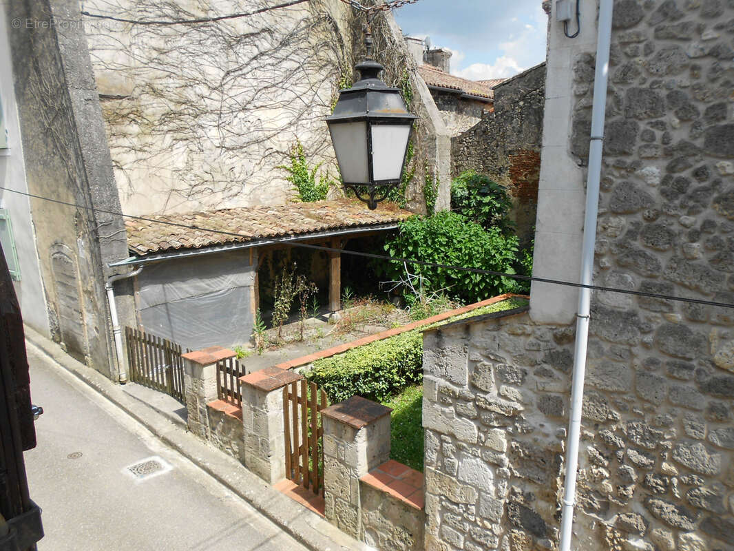 Maison à MEZIN