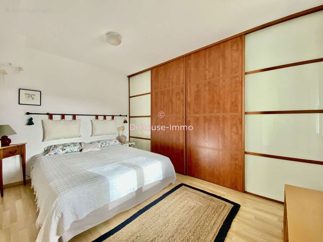 Maison 300 m² à Aigues-Mortes  - photo 8