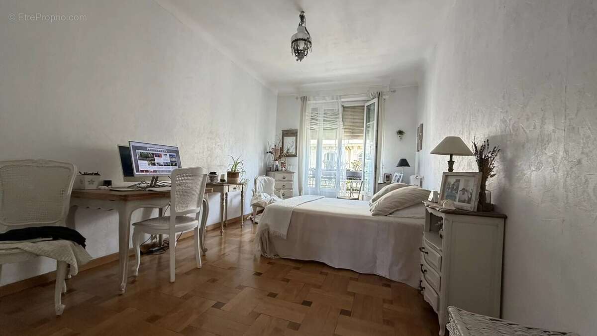 Musiciens - 2 Pièces de 82 m² en étage élevé - photo 6