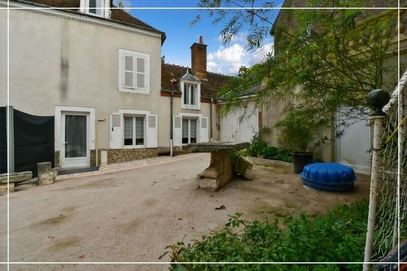 Maison à CHATEAUMEILLANT