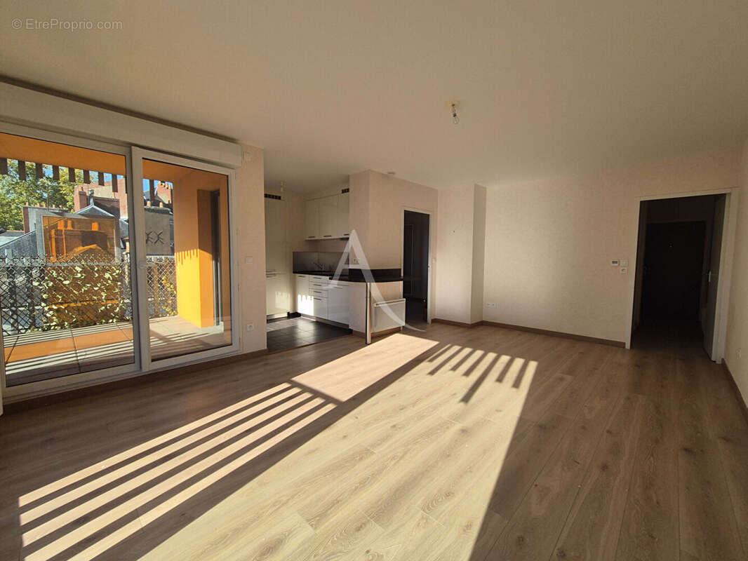 Appartement T3 Nantes, rue de Crucy avec terrasse et garage - photo 4