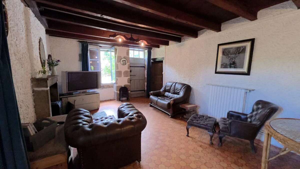 Maison à BUSSIERE-POITEVINE