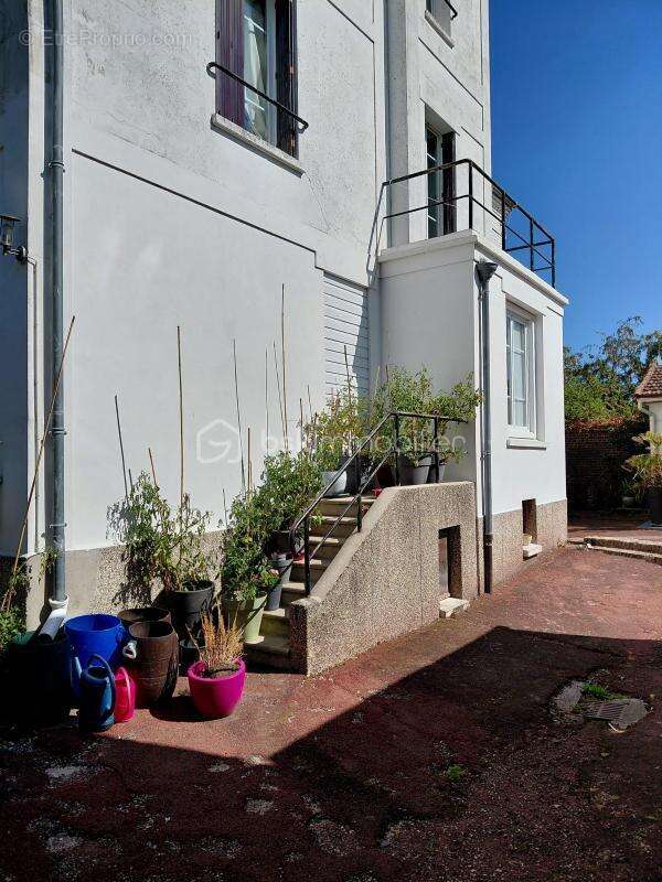 APPARTEMENT 4 chambres , au calme - photo 2