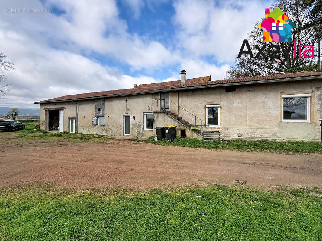 Maison à SAINT-ROMAIN-LA-MOTTE