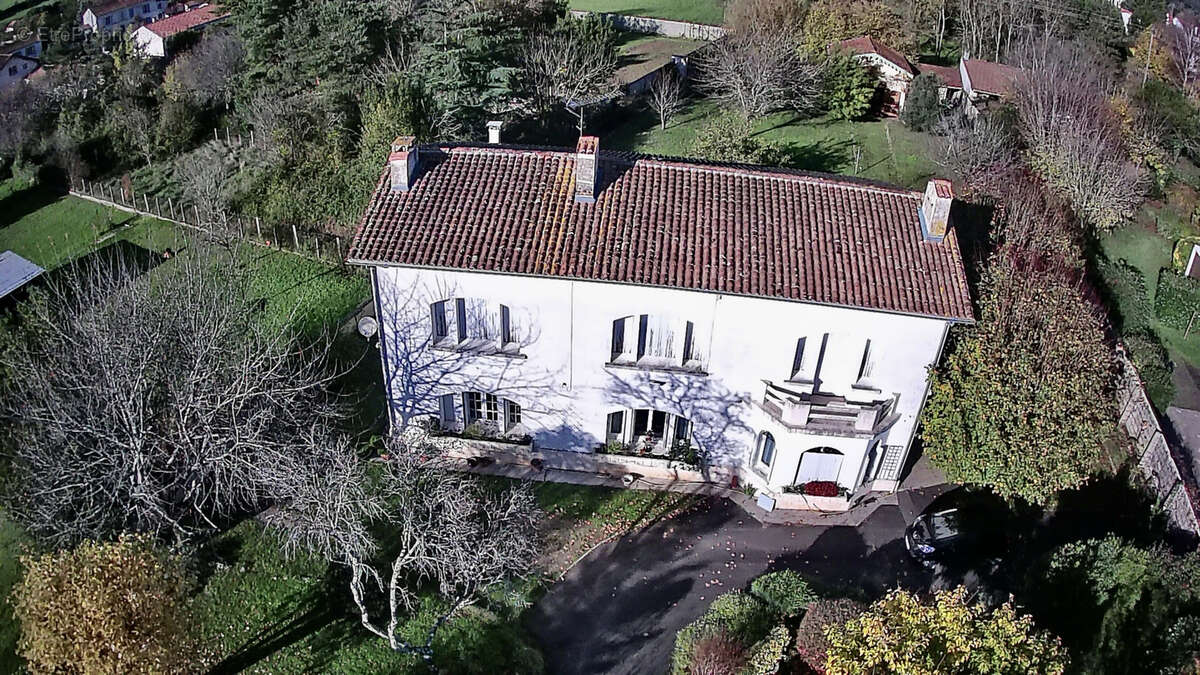 Maison à SAINT-SAVINIEN