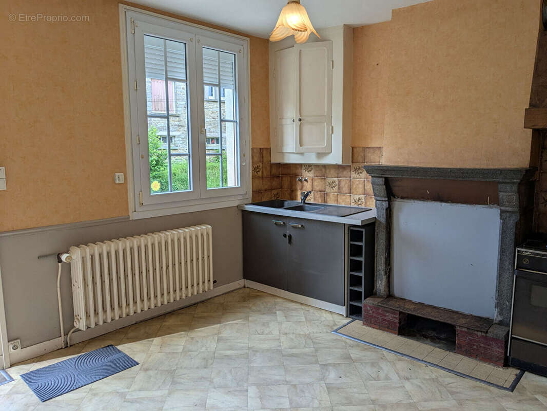 Maison à SAINT-SERVANT