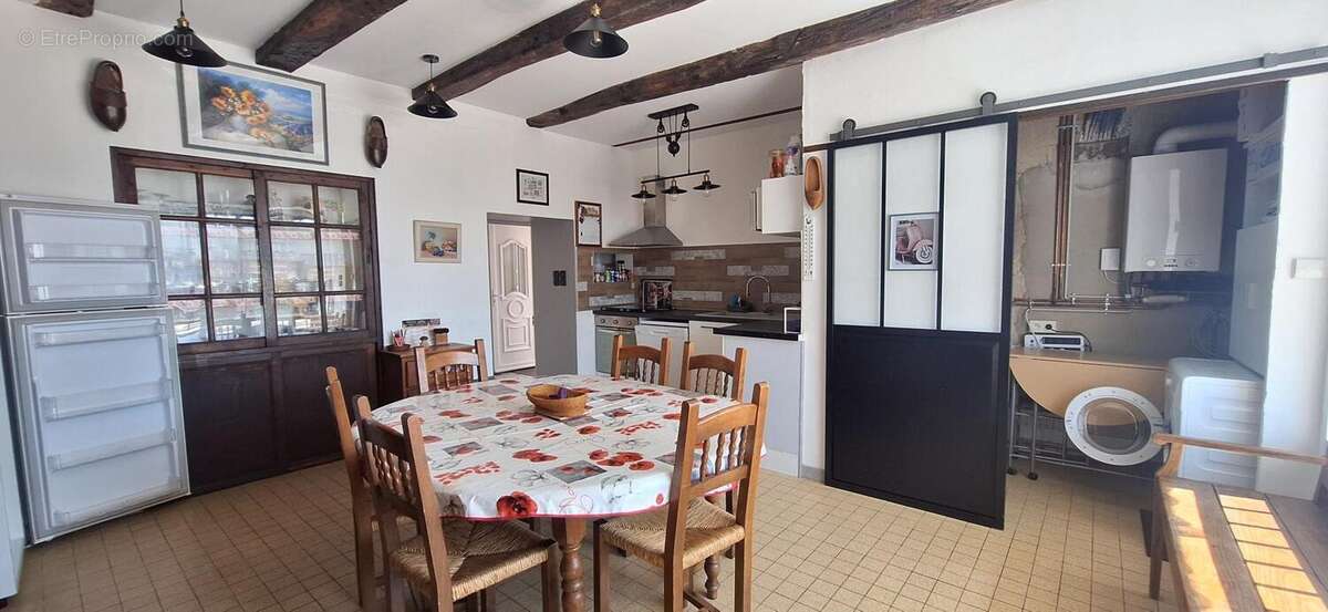 Maison 212 m² à Sainte-Gemme  - photo 2