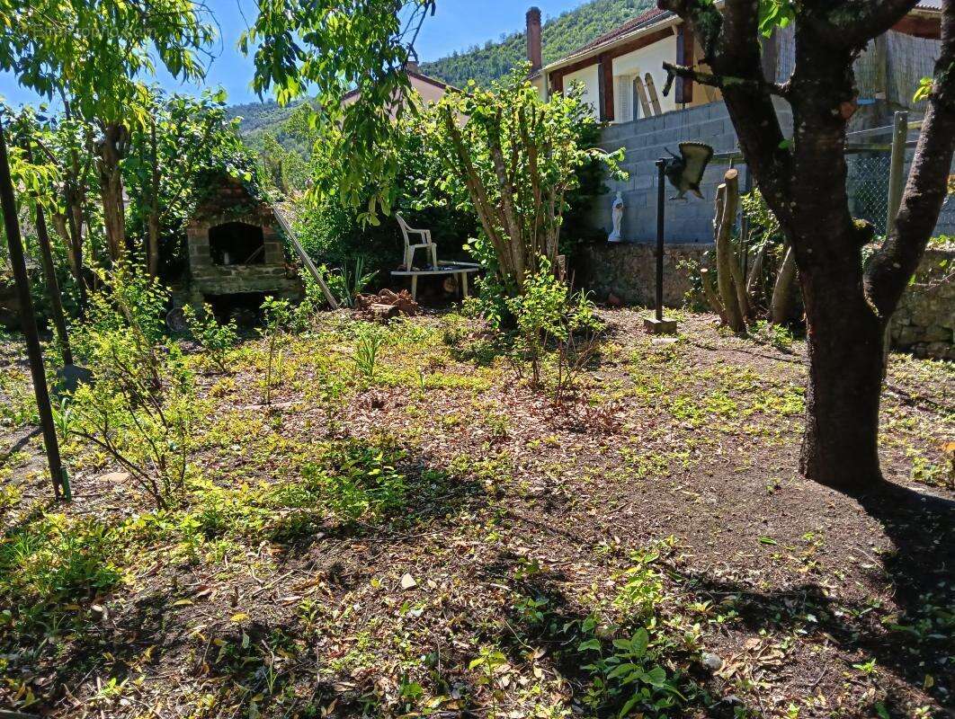 SOUS OFFRE ACCEPTEE - VIVIEZ - Maison 2/3 chambres, garage, jardin et caves - photo 12