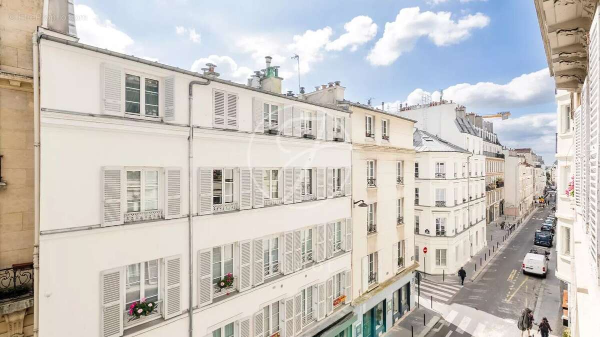 Appartement à PARIS-17E