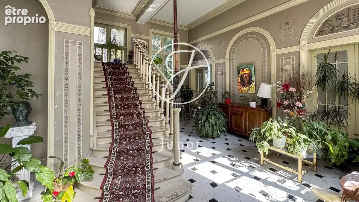 Lille – VIEUX-LILLE - Hôtel particulier à vendre – 880,44m² habitables – 1001,88m² utiles – Dépendances – Jardin de 1 277m² – Co - photo 5