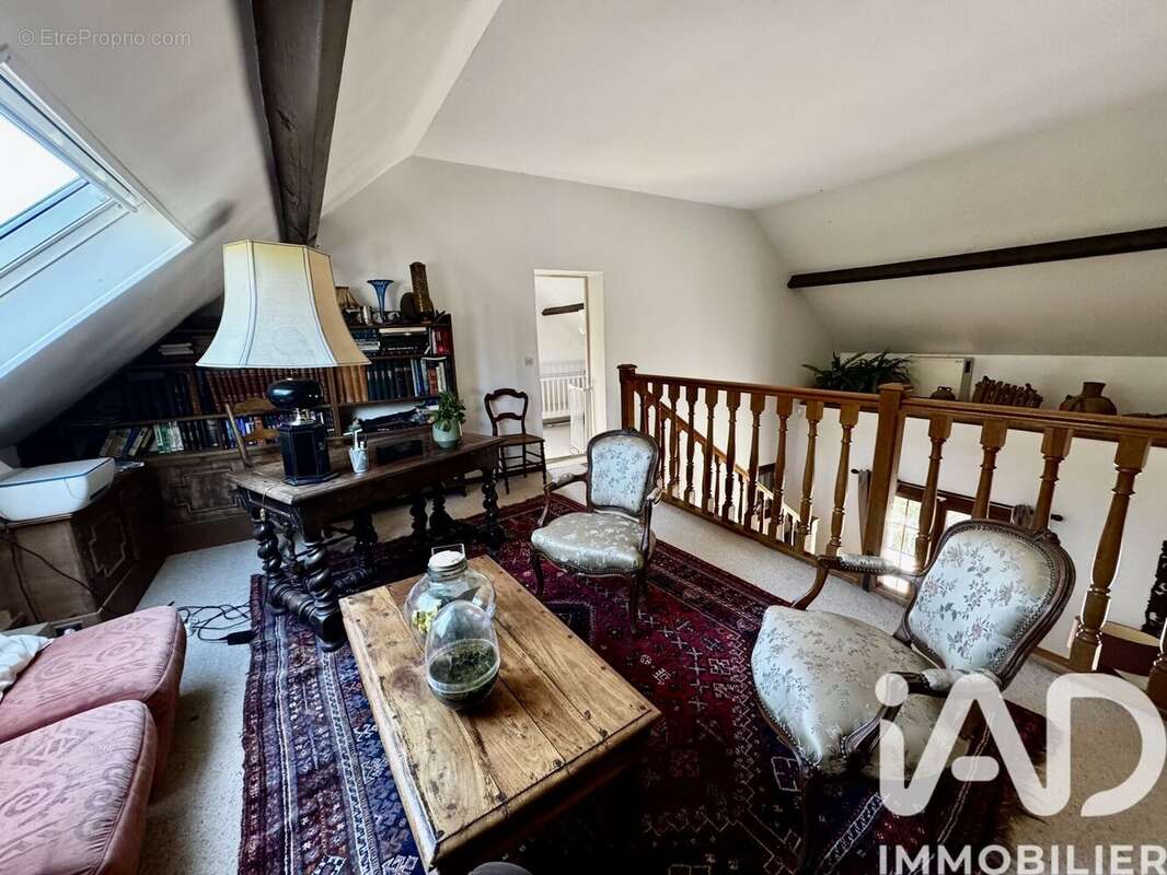 Maison 148 m² à Crecy-La-Chapelle  - photo 9