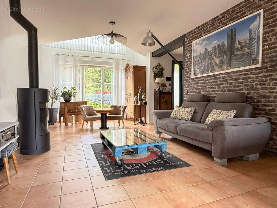 Maison à SAINT-GERMAIN-LES-ARPAJON