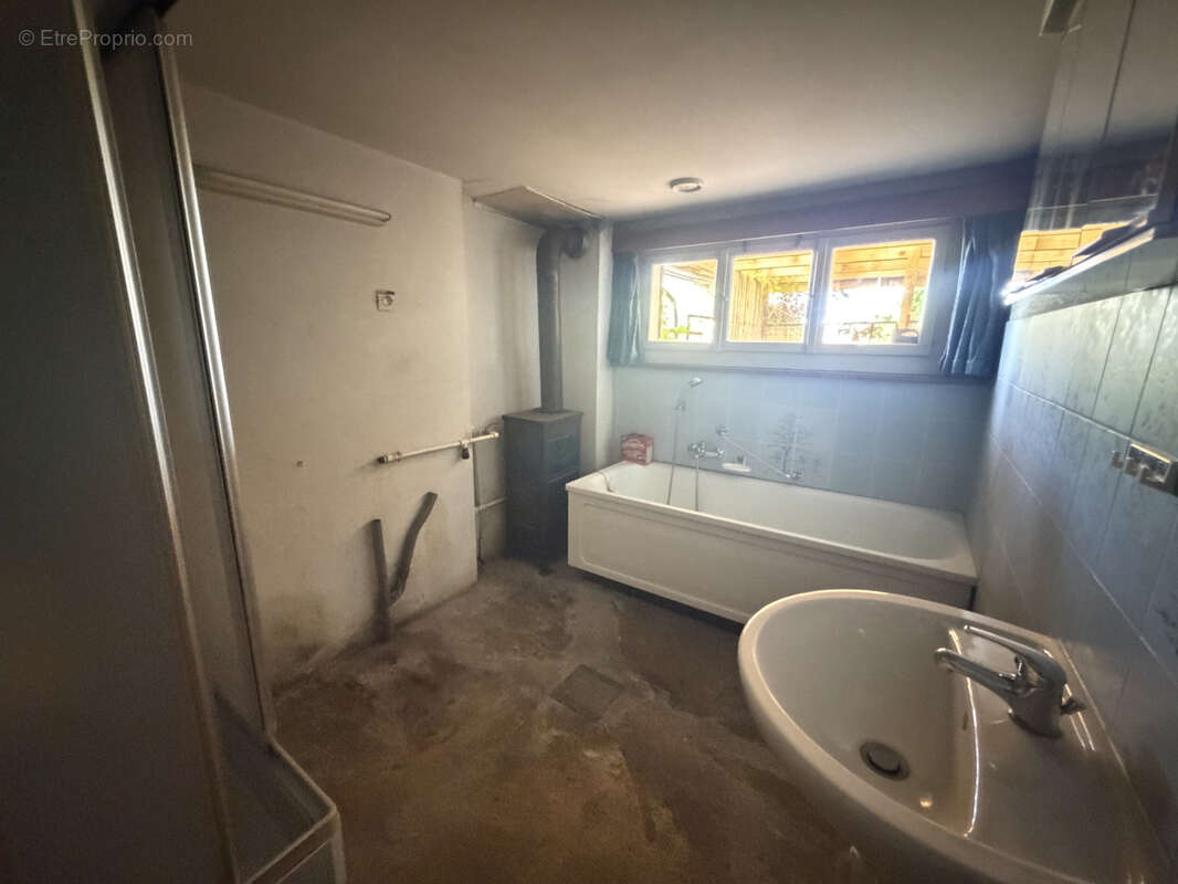 BOUXWILLER, Deux maisons accolées dont une à rénover et l'autre à réabiliter entièrement - photo 5