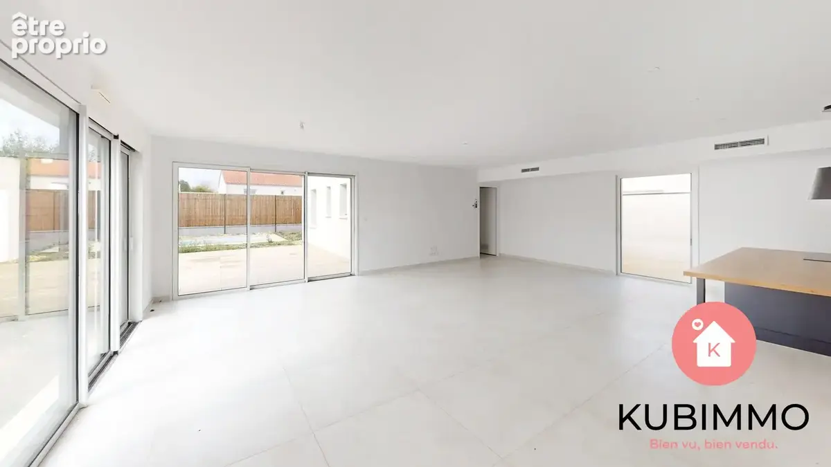 Maison 4 pièces 119 m² à vendre à Saint-Hilaire-La-Foret (85440) - photo 2