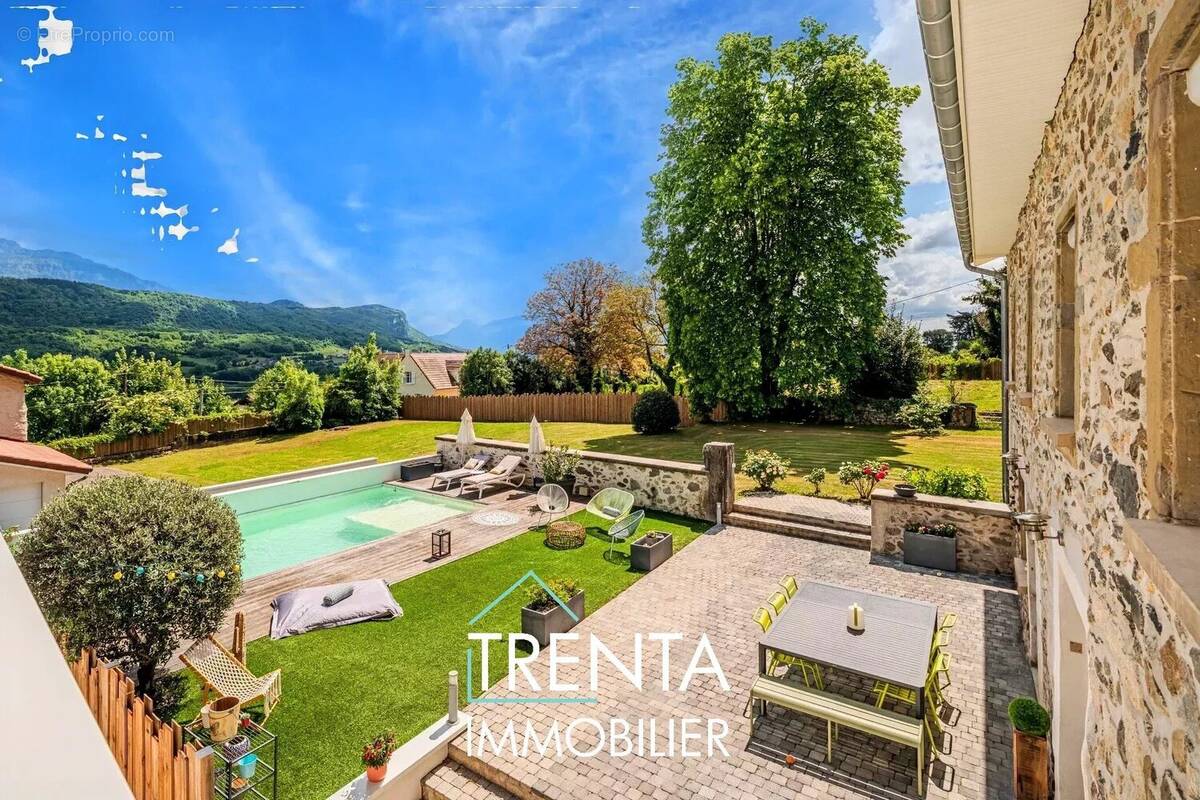 Maison à SAINT-ETIENNE-DE-CROSSEY