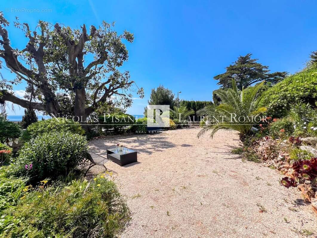 Appartement à ROQUEBRUNE-CAP-MARTIN