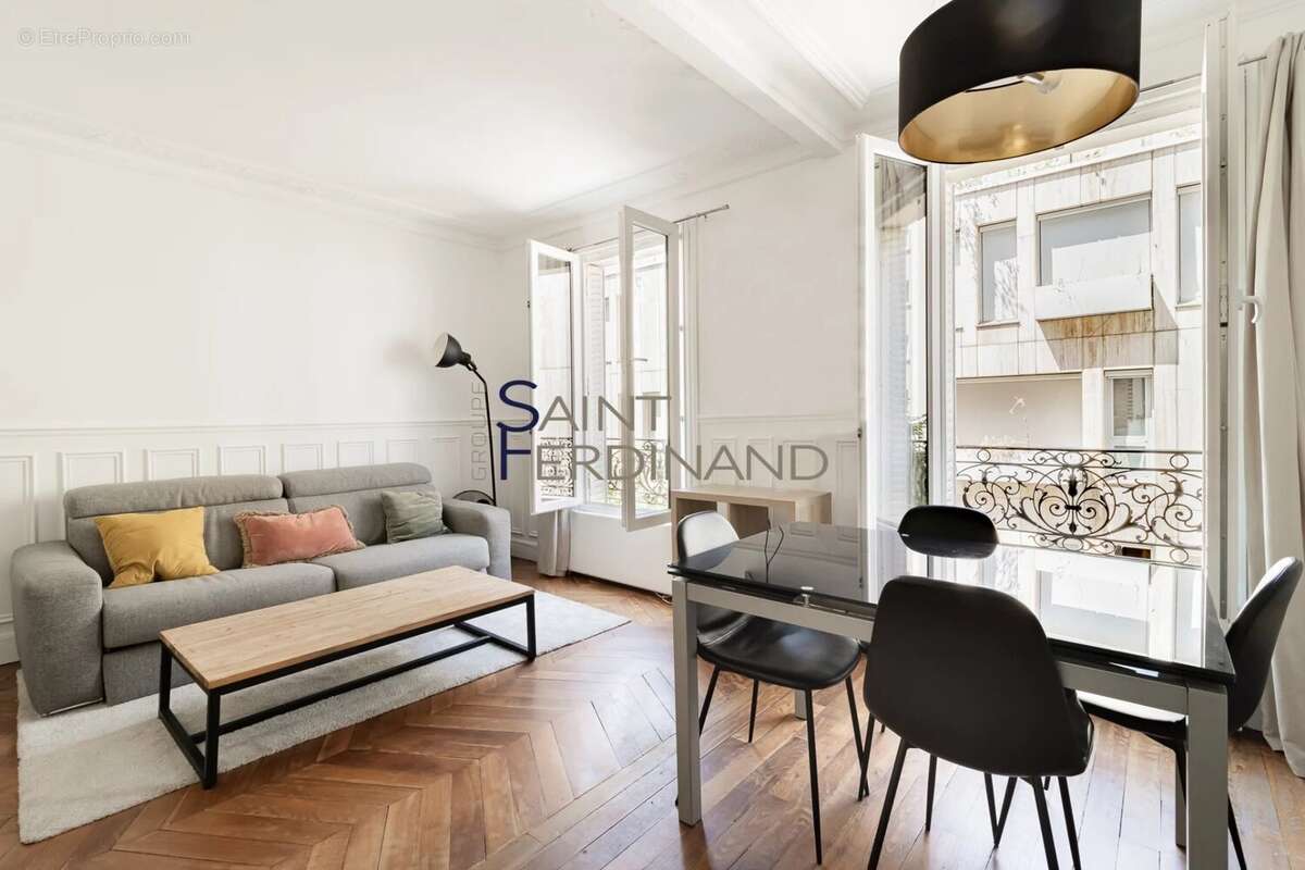 Appartement à NEUILLY-SUR-SEINE