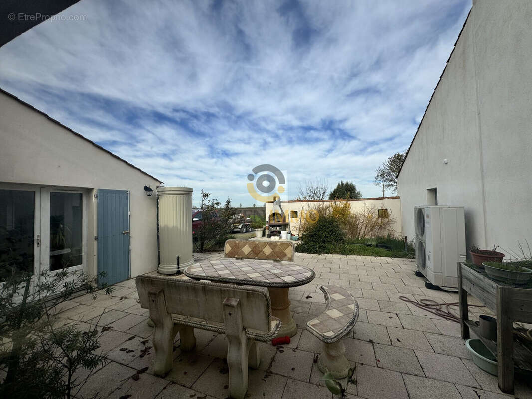 Maison à CHAILLE-LES-MARAIS