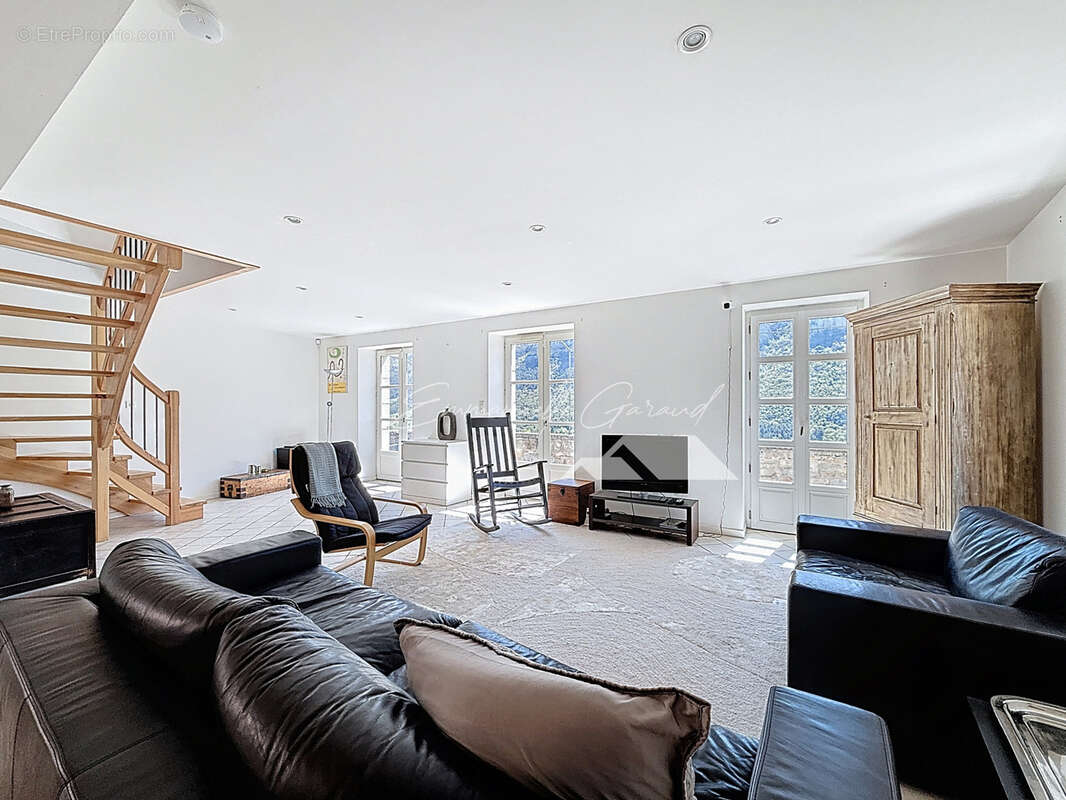 Maison à MOSTUEJOULS