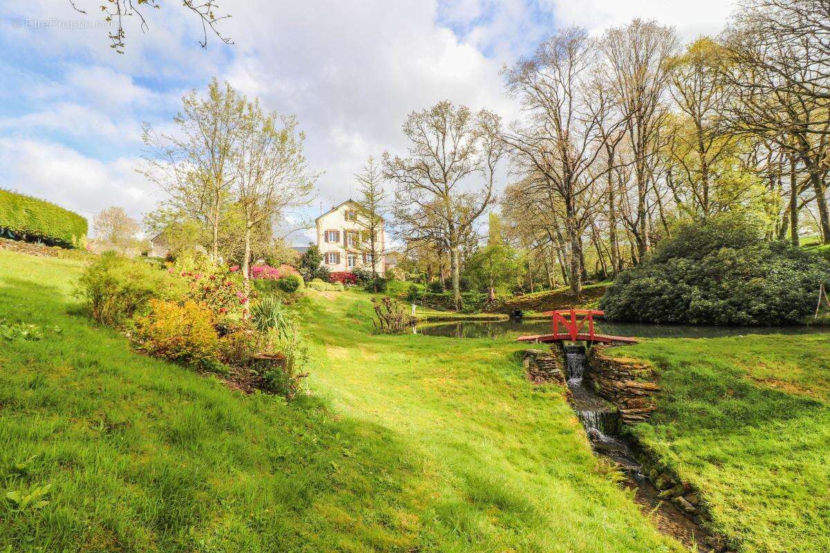 Maison à CARHAIX-PLOUGUER