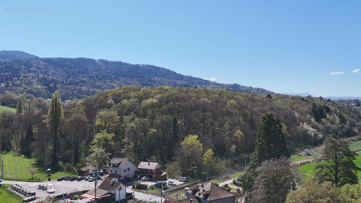 Maison à SAINT-CERGUES