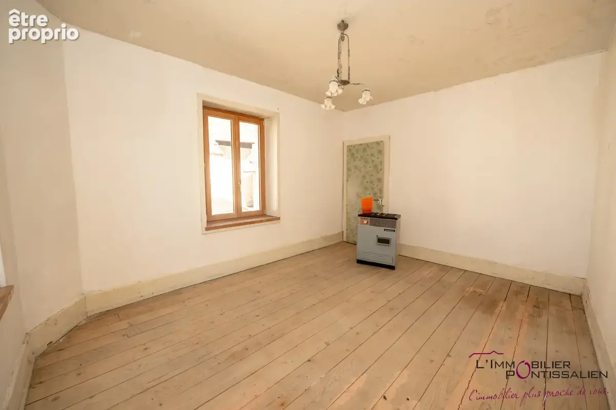 Frasne : maison individuelle offrant de beaux volumes, fort potentiel, garage - photo 15