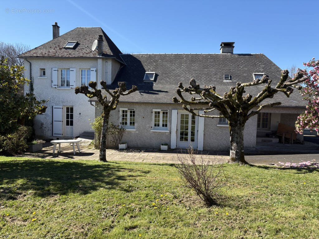 Maison à ARNAC-POMPADOUR