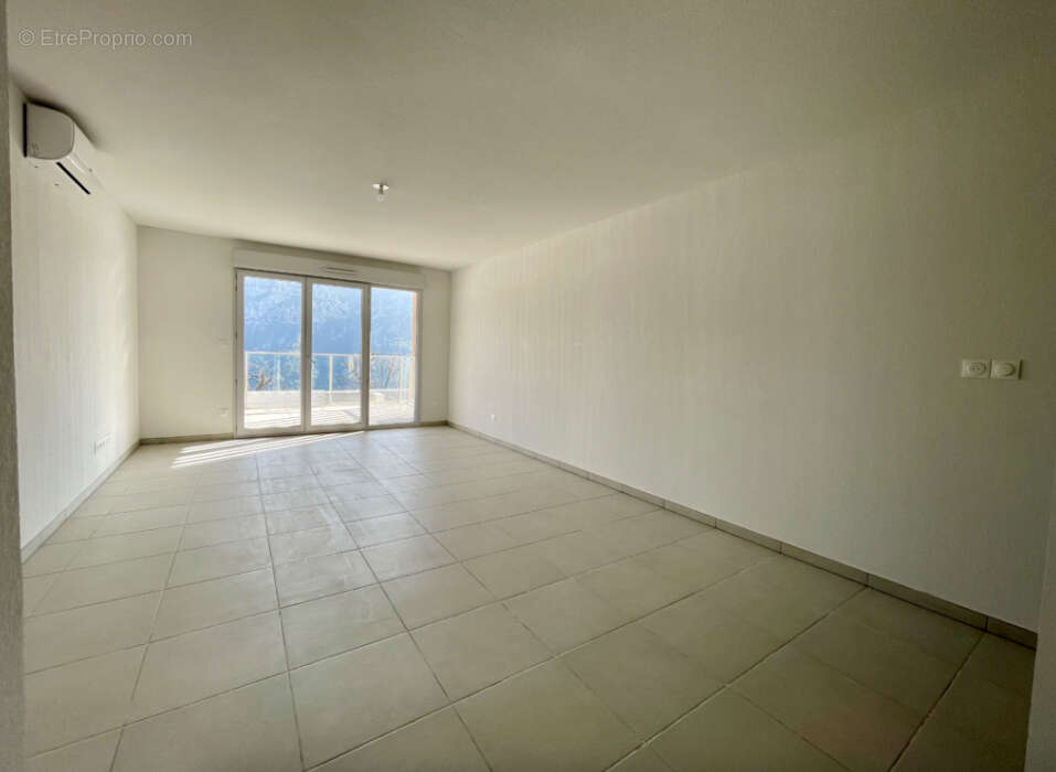 Appartement à GILETTE