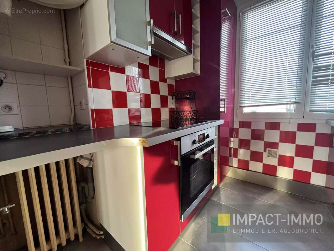 Appartement à COURBEVOIE