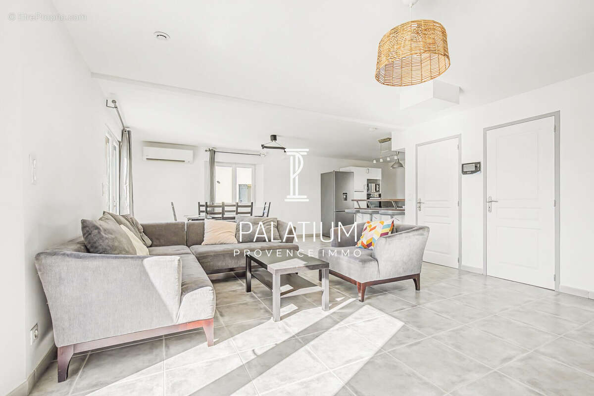 Maison à PELISSANNE