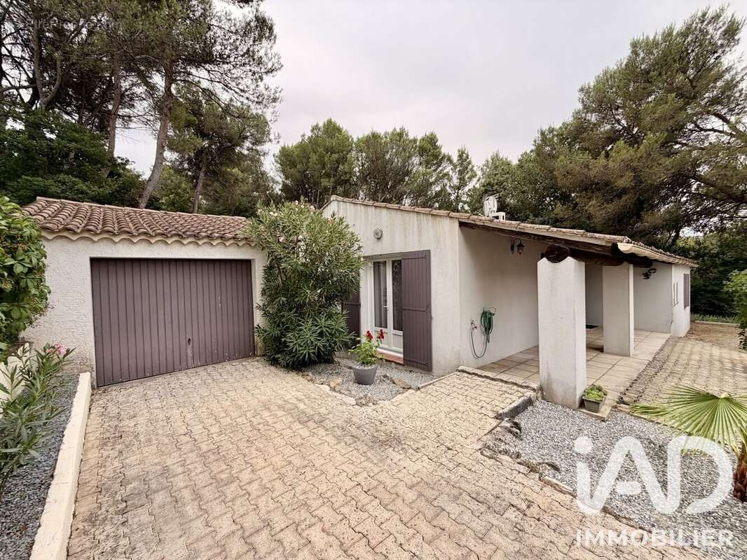 Maison 94 m² à La Roque-D'antheron  - photo 2